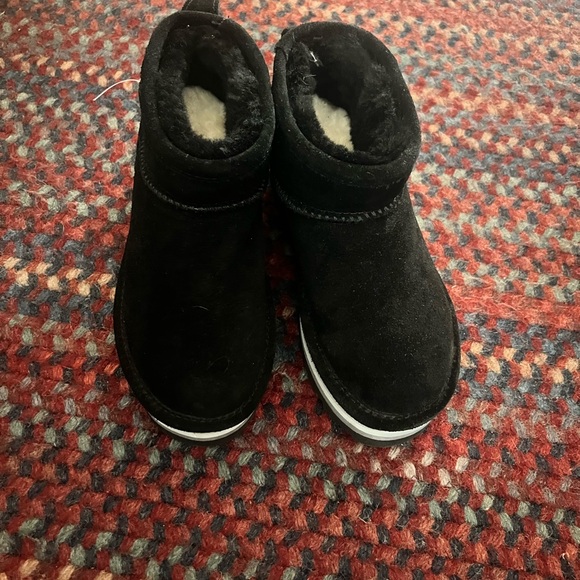 BearPaw Other - BearPaw Black Kids Shoes